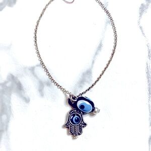 Bracelet w. hamsa charm + eye bead on chain bracelet